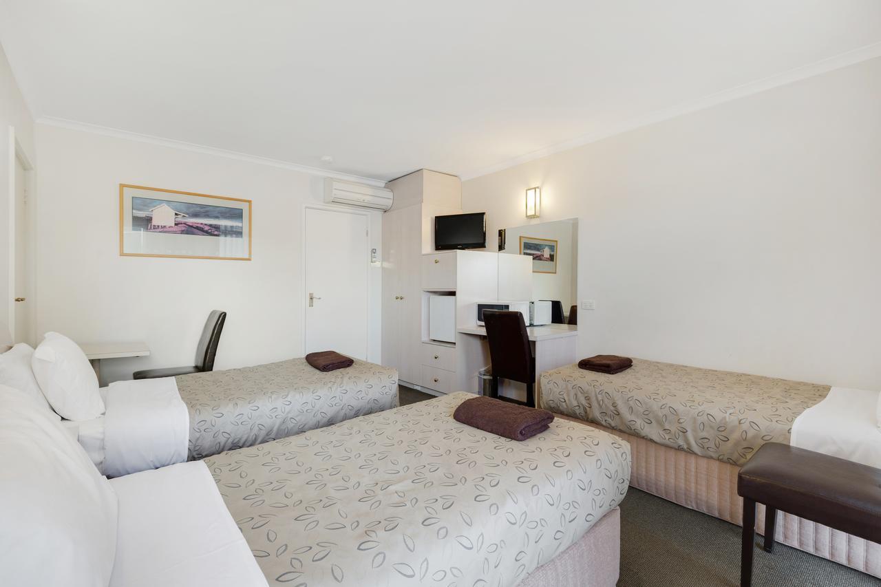 Queen and Single Room