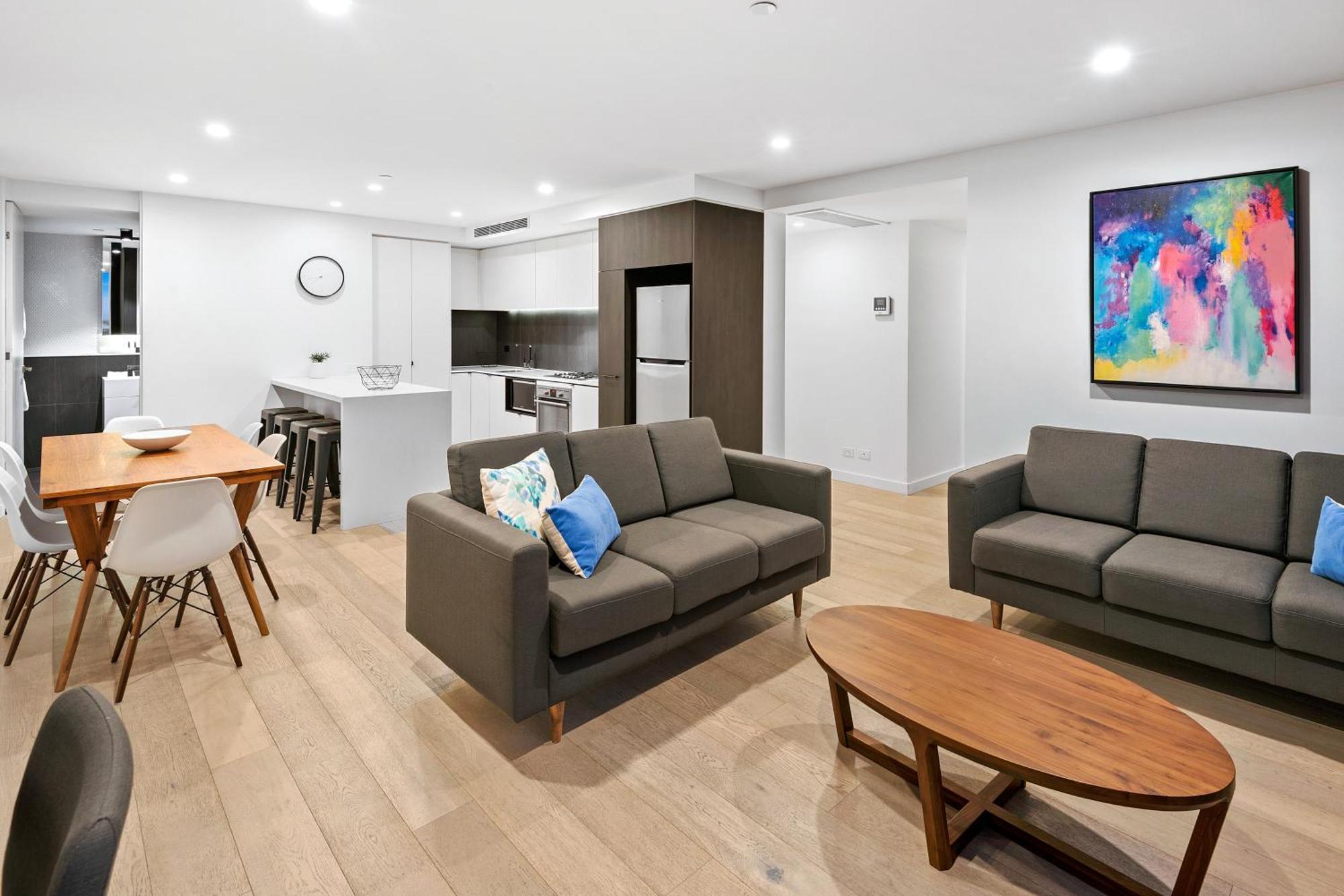 Deluxe Three-Bedroom Apartment