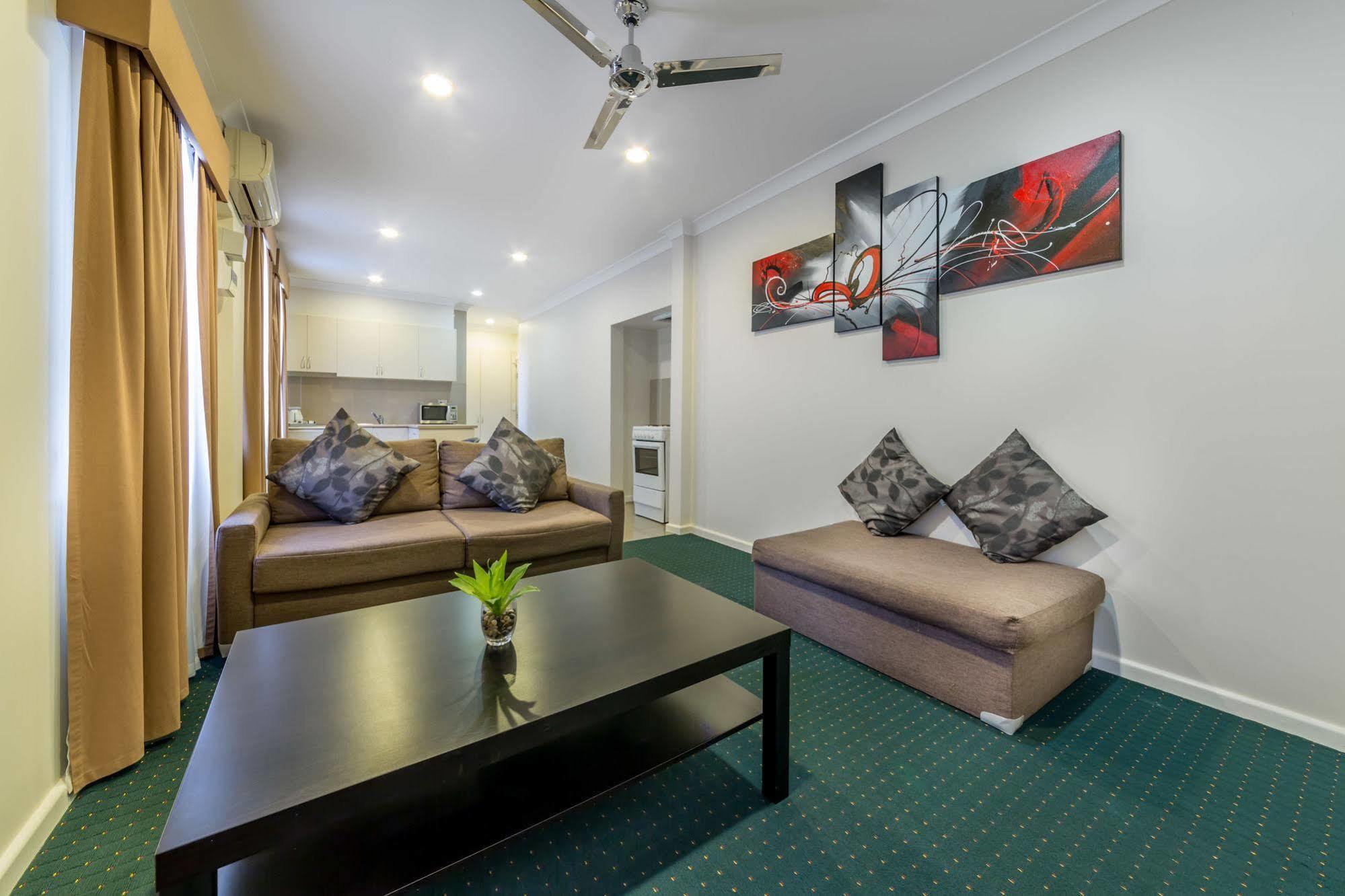 Deluxe One-Bedroom Apartment