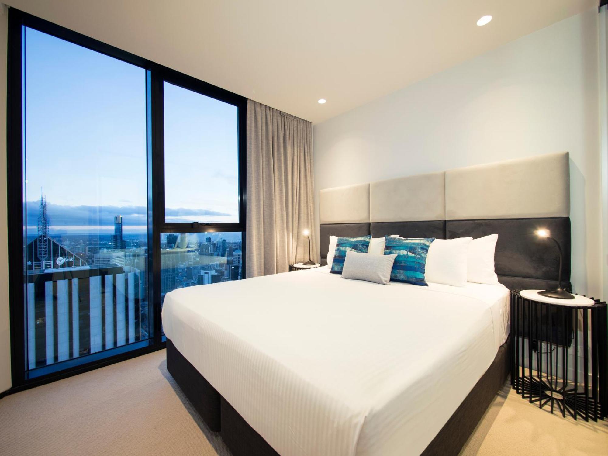 One-Bedroom Sky Apartment