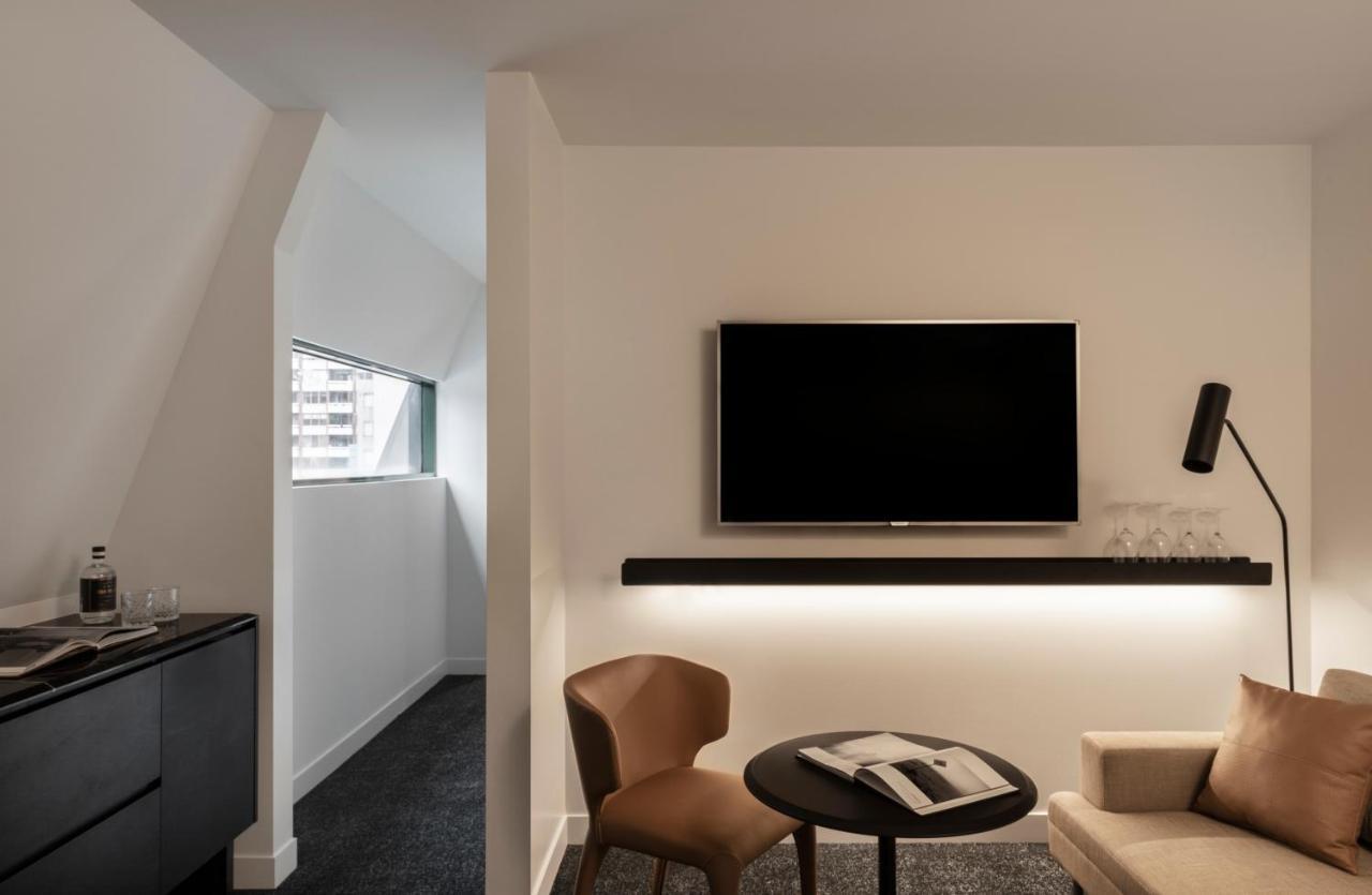 Two Bedroom Penthouse Suite – complimentary drinks during hosted hour WiFi