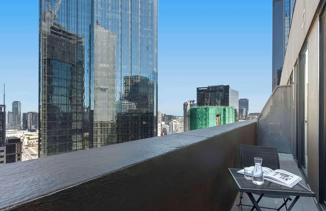 Oaks Melbourne On Collins Suites-1