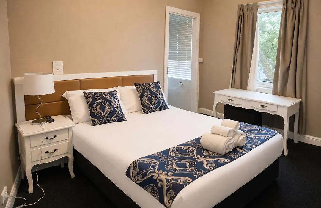 Lily Sands Inn-1