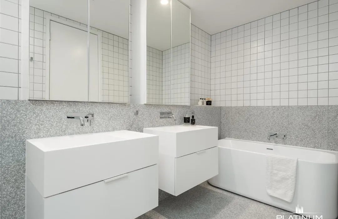 Platinum Luxury Stays On Southbank-1