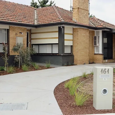 Sunny House - Melbourne Airport Home-3