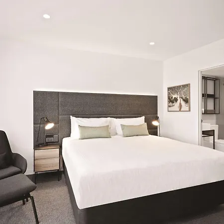 Vibe Hotel Melbourne-2