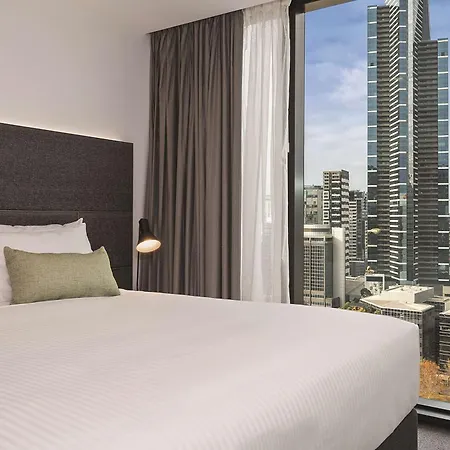 Vibe Hotel Melbourne-3