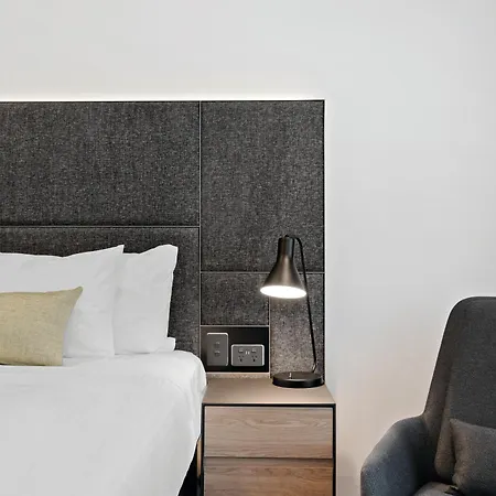 Vibe Hotel Melbourne-2