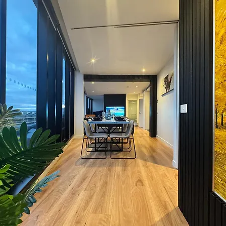 Aura On Flinders Serviced Apartments-3