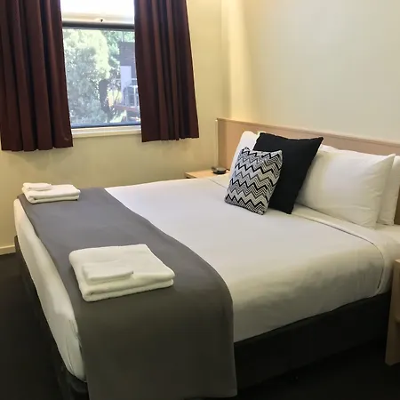 Miami Hotel Melbourne-3