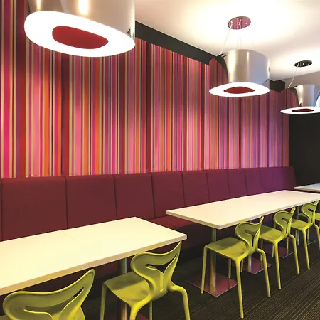 Travelodge Hotel Melbourne Docklands-2