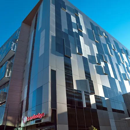 Travelodge Hotel Melbourne Docklands-3