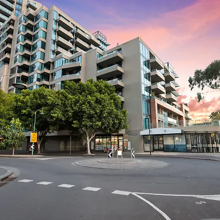Waterfront Melbourne Apartments-3