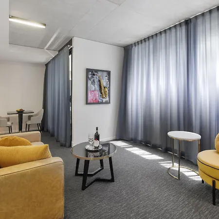 Oaks Melbourne St Kilda Road Hotel-2