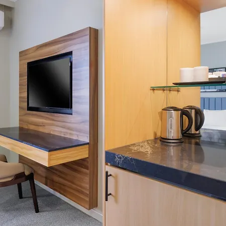 Best Western Plus Travel Inn-3