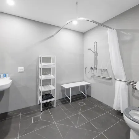 Meriton Suites Melbourne-3
