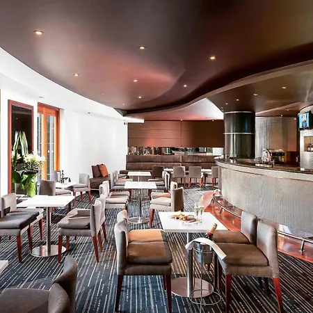 Quay West Suites Melbourne-3