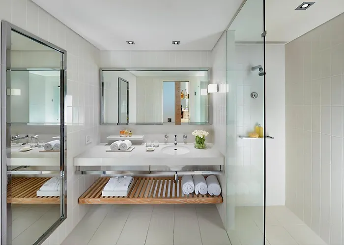 Hotel Crown Promenade Melbourne City