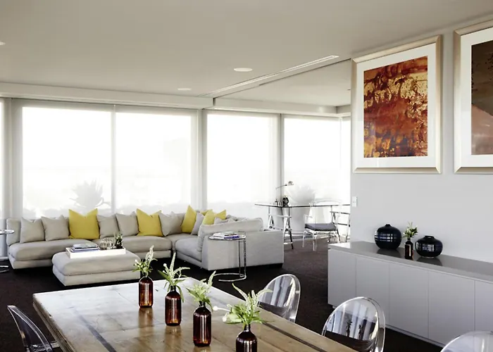 The Olsen Melbourne Art Series