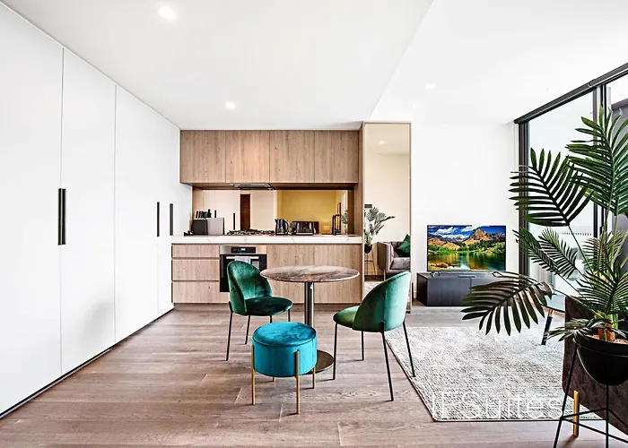 Ifsuites Melbourne Village